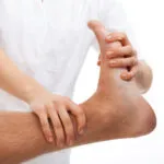 Esercizi e consigli per riabilitazione dell’alluce valgo dopo l’intervento